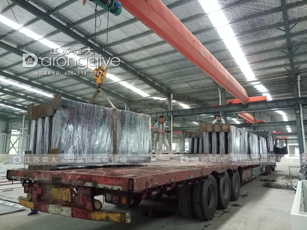 鹽城第二批簡易公交站牌發(fā)貨圖一